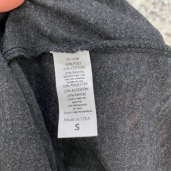 Wine Bachelor & Yoga Pants Gray Tank Size Small - Picture 2 of 5